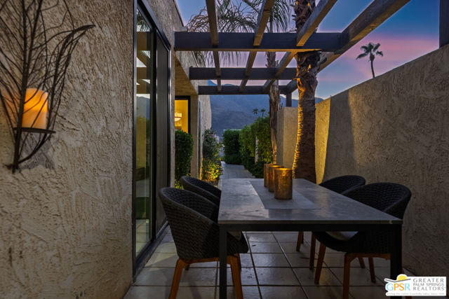 1346 E Andreas Road, Palm Springs CA: https://media.crmls.org/mediaz/329d3b46-37bd-4eed-8590-331e67b73f91.jpg