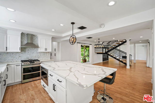 22619 Town Crier Road, Calabasas CA: https://media.crmls.org/mediaz/329d8cc0-ed49-4ca3-8bee-2c827e0c7b79.jpg