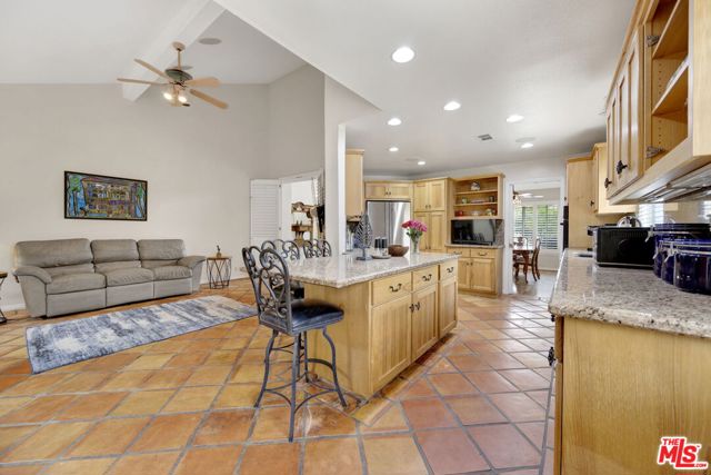 28461 Driver Avenue, Agoura Hills CA: https://media.crmls.org/mediaz/329e9d99-7866-4b75-bd51-427293aa3c72.jpg