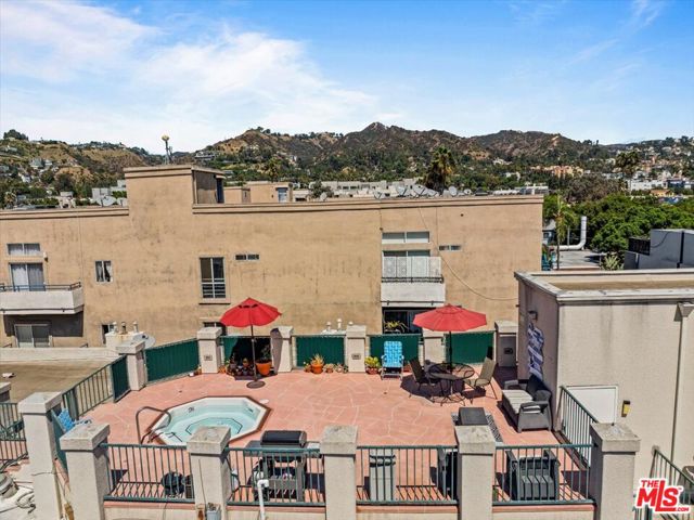 1342 N Sierra Bonita Avenue, West Hollywood CA: https://media.crmls.org/mediaz/329f30c6-56f3-4d79-a182-bcd7bd1c0080.jpg