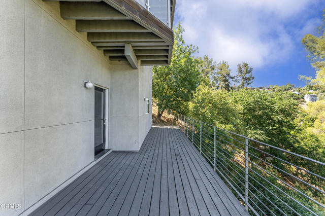 453 Frontenac Avenue, Los Angeles CA: https://media.crmls.org/mediaz/32a0900f-b33b-4df8-994f-132c00f3da32.jpg