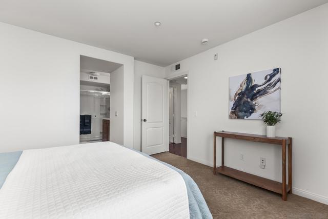 3528 Shoreline Bluff Ln, San Diego CA: https://media.crmls.org/mediaz/32a0927d-ff35-42fd-9f7b-8081cb494d4d.jpg
