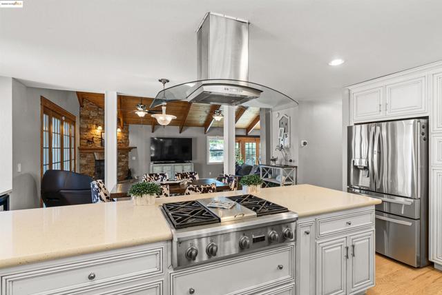 1600 Eden Plains Rd, Brentwood CA: https://media.crmls.org/mediaz/32a0a589-4081-4071-8d1f-dab84996298f.jpg