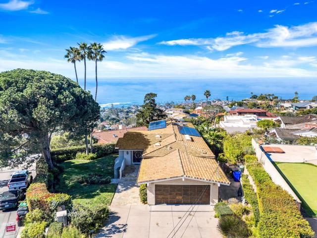 6130 Terryhill Drive, La Jolla CA: https://media.crmls.org/mediaz/32a3cd5e-67ae-43c7-8ce1-06d154ba969b.jpg
