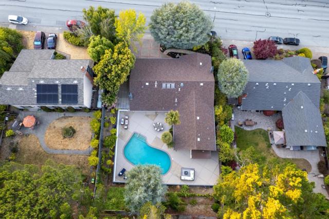2985 Trousdale Drive, Burlingame CA: https://media.crmls.org/mediaz/32a407c2-17eb-41ef-8327-58c93bf8c038.jpg