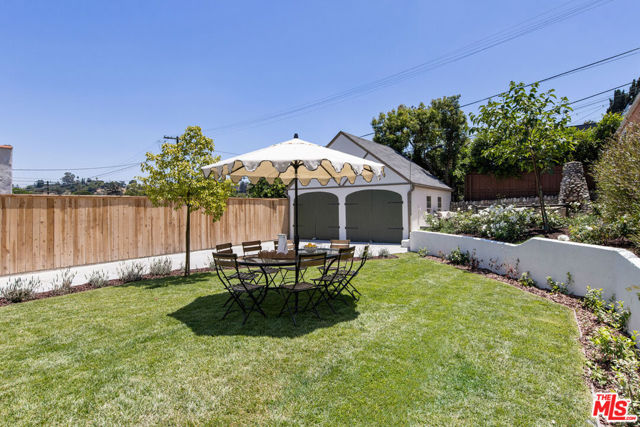 4772 Twining Street, Los Angeles CA: https://media.crmls.org/mediaz/32a43608-1948-4062-96f9-c43c7fcacc39.jpg