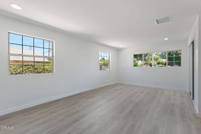 Image 10 of 74 For 7445 Balcom Avenue