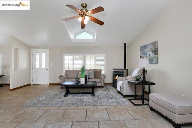 4985 Bixler Road, Byron CA: https://media.crmls.org/mediaz/32a469ac-bfec-4ef3-9be4-c2a233414bc1.jpg