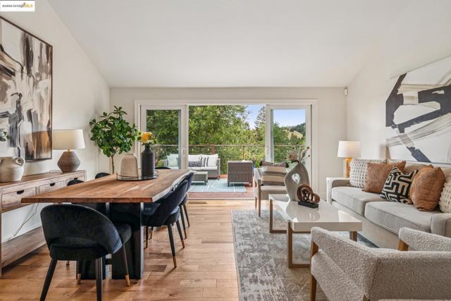 32 Pacer Pl., Walnut Creek CA: https://media.crmls.org/mediaz/32a4886b-0a1b-4c4e-9e6a-ca628df24c0c.jpg
