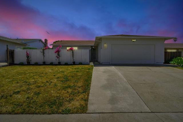 5748 Saint Paul Drive, Newark CA: https://media.crmls.org/mediaz/32a5347b-ae52-4b40-9d94-aab0e6cd0d83.jpg