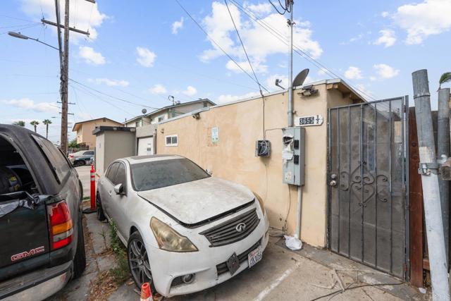 3655 44Th Street, San Diego CA: https://media.crmls.org/mediaz/32a542de-ca6a-40fc-8220-3d0b2ac938b6.jpg