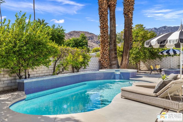 5155 E Bobolink Lane, Palm Springs CA: https://media.crmls.org/mediaz/32a54f8f-ffb1-474a-9b39-f41aa1ce20aa.jpg