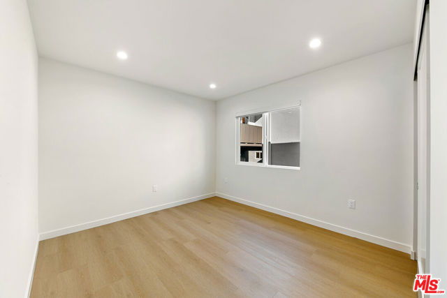 954 North San Vicente Boulevard, 6 photo 16