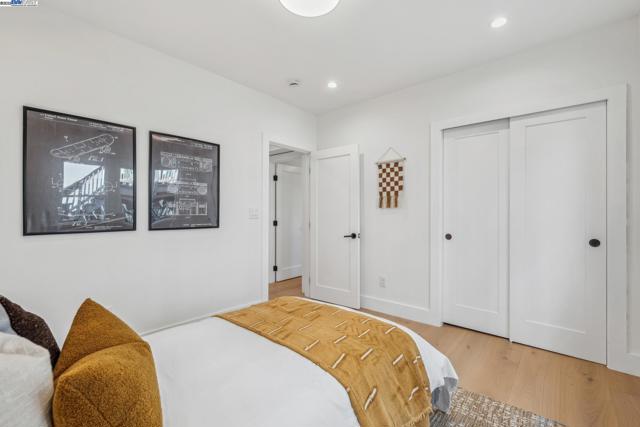 1129 WELLINGTON STREET, Oakland CA: https://media.crmls.org/mediaz/32a567cf-a41f-41ac-ad9e-0777fc76185c.jpg