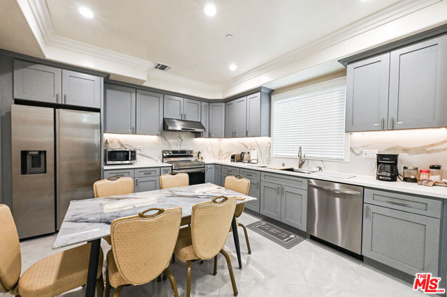 2028 S Chapel Avenue, Alhambra CA: https://media.crmls.org/mediaz/32a56f1a-db76-4690-9f32-21776205ce1a.jpg