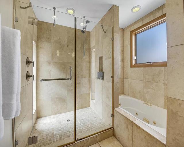 52883 Eisenhower Drive, La Quinta CA: https://media.crmls.org/mediaz/32a5c6e9-2558-4591-9069-ef4faff05627.jpg
