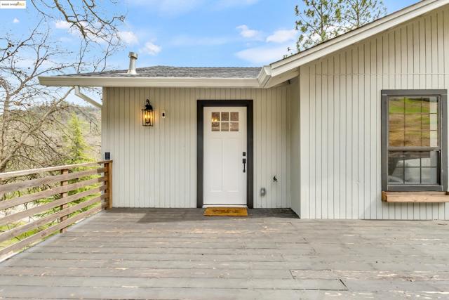 16806 Brewer Rd, Grass Valley CA: https://media.crmls.org/mediaz/32a5cc28-86eb-4a88-adea-b9b57f8deb48.jpg