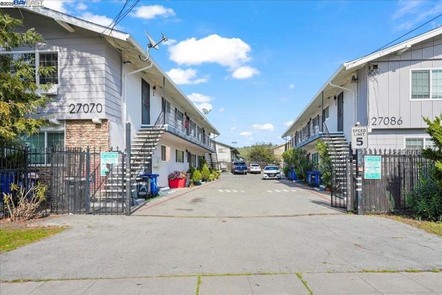 27070 Manon Ave, Hayward CA: https://media.crmls.org/mediaz/32a61129-d07c-4b14-9c85-d39c62a2e82c.jpg