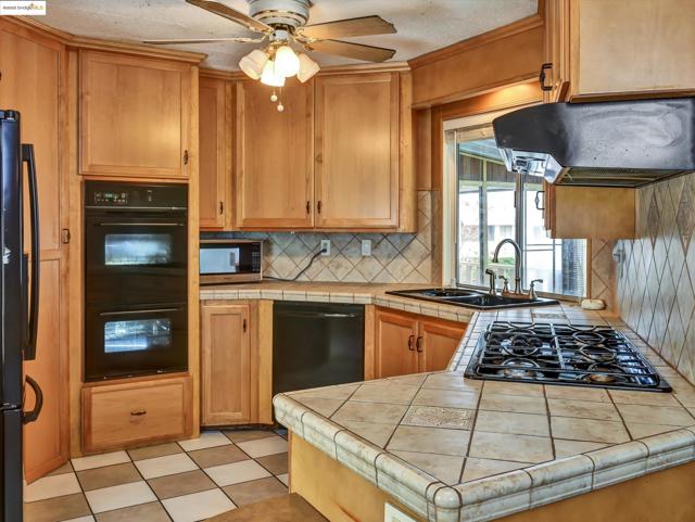 29064 MENDEZ RD, Hayward CA: https://media.crmls.org/mediaz/32a67441-e648-4ec1-994c-85ef42600bb3.jpg