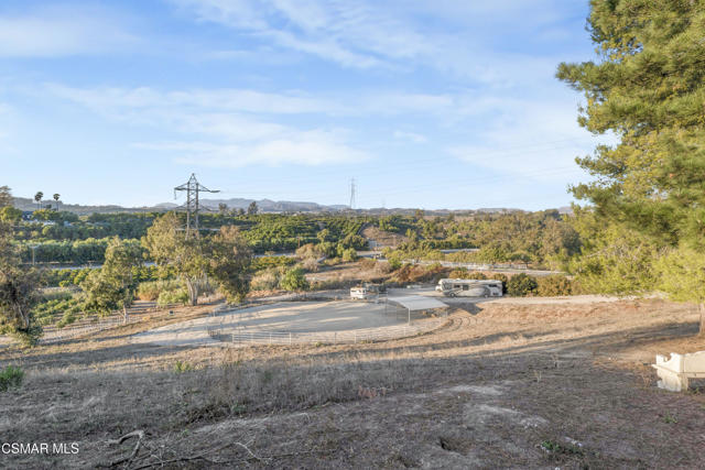 6417 Turfway Road, Moorpark CA: https://media.crmls.org/mediaz/32a6e75f-8058-40cd-88e5-1bc965bd5da9.jpg