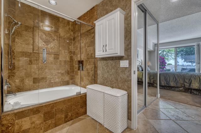 54564 Oak Tree, La Quinta CA: https://media.crmls.org/mediaz/32a6ef85-83f8-4eff-9e23-ef650325de38.jpg