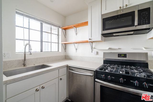246 N Coronado Street, Los Angeles CA: https://media.crmls.org/mediaz/32a734cf-0b90-41be-955f-11d37604ea06.jpg