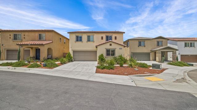 24008 Kestrel Court, Lake Elsinore CA: https://media.crmls.org/mediaz/32a7a72d-80ab-47c0-974f-7f7ab9145265.jpg