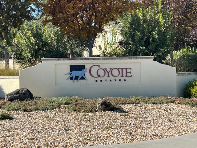 19127 Legend Court, Morgan Hill CA: https://media.crmls.org/mediaz/32a7eb6b-8096-4b0c-a135-38acc8725947.jpg