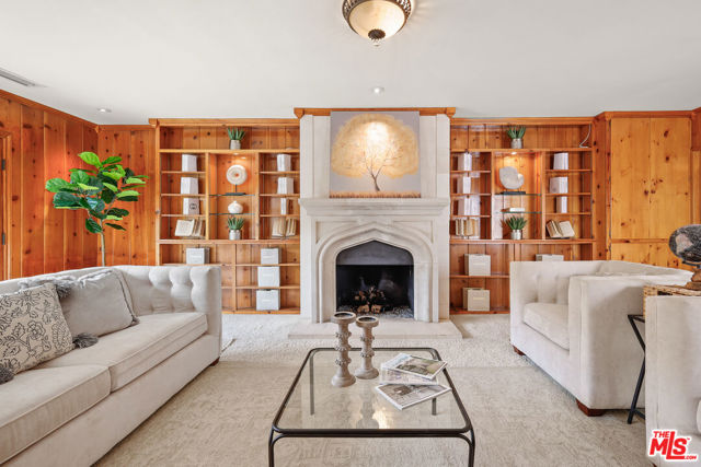 2005 Chilton Drive, Glendale CA: https://media.crmls.org/mediaz/32a95892-0e1c-4c6d-80fa-2001c756cf05.jpg