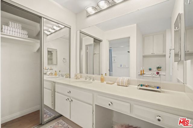 Image 27 of 33 For 8505 Gulana Avenue 4217