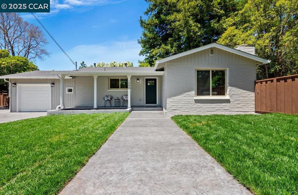 1099 W Holly Drive