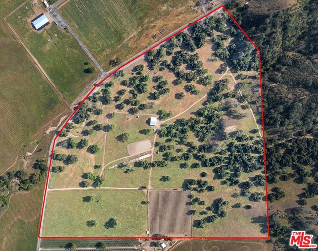 770 Limekiln Road, Hollister CA: https://media.crmls.org/mediaz/32a98b74-246c-4ac8-93e7-61455822cc50.jpg