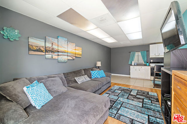 720 Maertin Lane, Fullerton CA: https://media.crmls.org/mediaz/32a99239-74e5-4bfc-a1cf-71f391edffa9.jpg