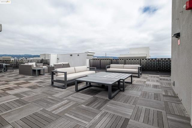 2818 Fifth Street, Alameda CA: https://media.crmls.org/mediaz/32aa7455-9d49-44a0-b8d8-93049547fff0.jpg
