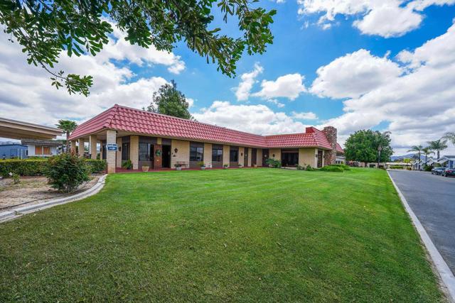 1212 H Street, Ramona CA: https://media.crmls.org/mediaz/32ab3801-4aa6-4944-939a-a9facf030ced.jpg