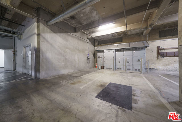 1850 Industrial Street, Los Angeles CA: https://media.crmls.org/mediaz/32ac113d-7d33-4f40-b91f-417b2d9e234d.jpg