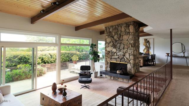 5519 Terrace Drive, La Crescenta CA: https://media.crmls.org/mediaz/32ace463-858a-4262-89bd-766224d419b9.jpg
