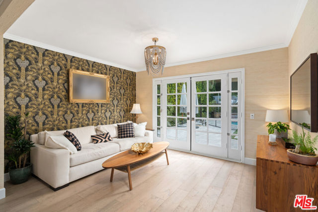 3156 Dona Emilia Drive, Studio City CA: https://media.crmls.org/mediaz/32adff0f-a6d5-49e2-9af3-6045f3b60641.jpg