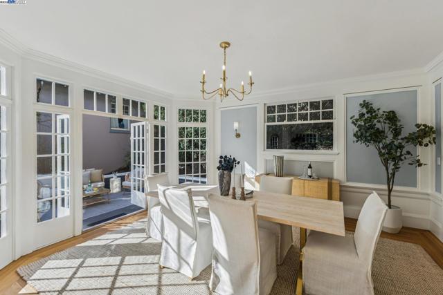 5811 Romany, Oakland CA: https://media.crmls.org/mediaz/32ae9823-d3fb-42a9-b131-b87d97d16a44.jpg