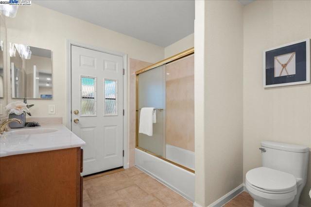 41351 Fremont Blvd, Fremont CA: https://media.crmls.org/mediaz/32aed029-8d78-4be2-9982-17637a9ab9a9.jpg