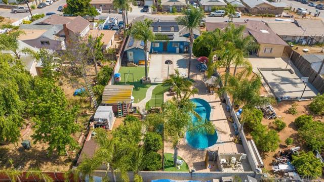 124 E View St, Fallbrook CA: https://media.crmls.org/mediaz/32af8469-4190-47b2-9197-d8da19fea64f.jpg