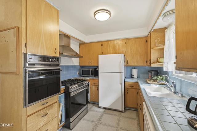 Detail Gallery Image 10 of 27 For 3405 Loma Vista Rd, Ventura,  CA 93003 - 3 Beds | 2 Baths