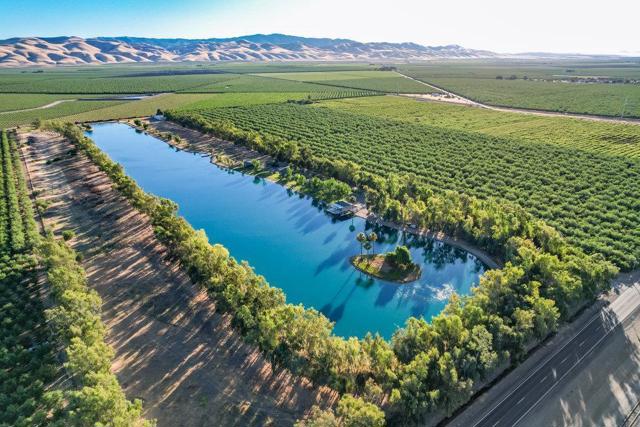 10037 Ca-33, Patterson CA: https://media.crmls.org/mediaz/32b0674f-b65b-43a9-bdba-dd4ef542effc.jpg