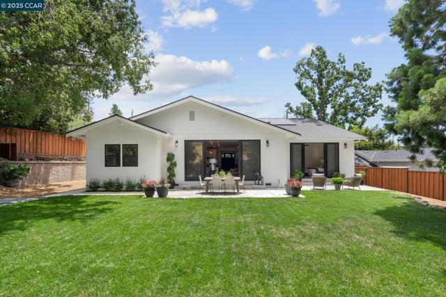267 Valle Vista Dr, Danville CA: https://media.crmls.org/mediaz/32b0d416-9b0a-4fce-928f-0b6299cdfa16.jpg
