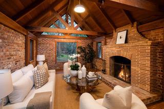 23200 Encinal Court, Los Altos Hills CA: https://media.crmls.org/mediaz/32b1c6c3-065d-4f8e-a252-65986a7754ae.jpg