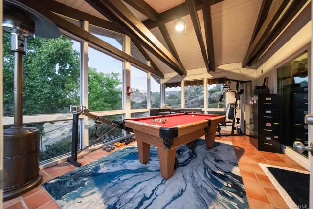 15425 Vista Vicente Dr, San Diego CA: https://media.crmls.org/mediaz/32b1f9a8-ca1b-4625-82e6-983c208301b3.jpg