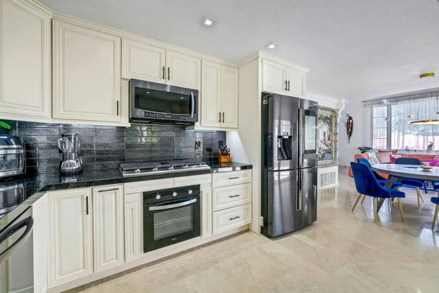 80687 Veranda Lane, Indio CA: https://media.crmls.org/mediaz/32b1fca5-3901-4cb2-a85a-0feb9b48e6b1.jpg