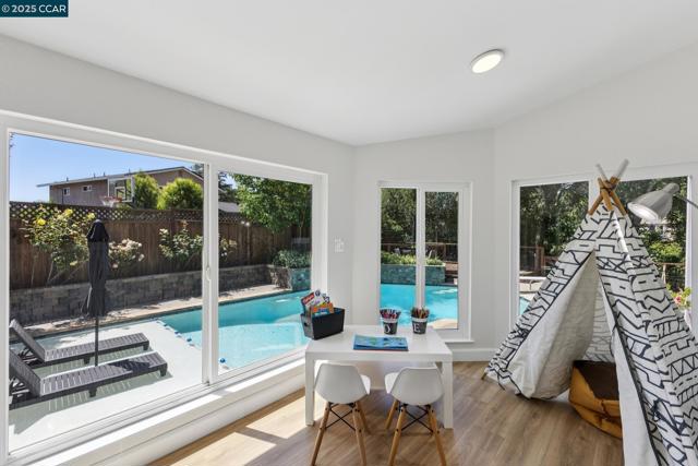 36 Playa Ct, San Ramon CA: https://media.crmls.org/mediaz/32b1fef7-3be7-4b8e-84e9-f5d22438b3b5.jpg