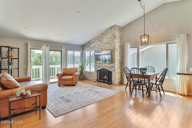 434 Vista Dorado Lane, Oak Park CA: https://media.crmls.org/mediaz/32b2109b-ffef-434d-95c0-5f23b91d2e61.jpg
