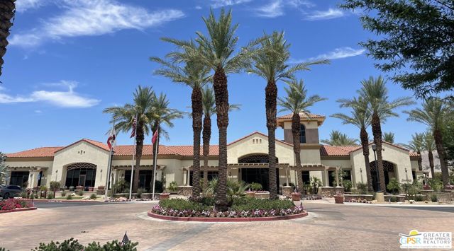 81331 Corte Compras, Indio CA: https://media.crmls.org/mediaz/32b22474-b940-42ed-bbd6-c0a34b948acd.jpg